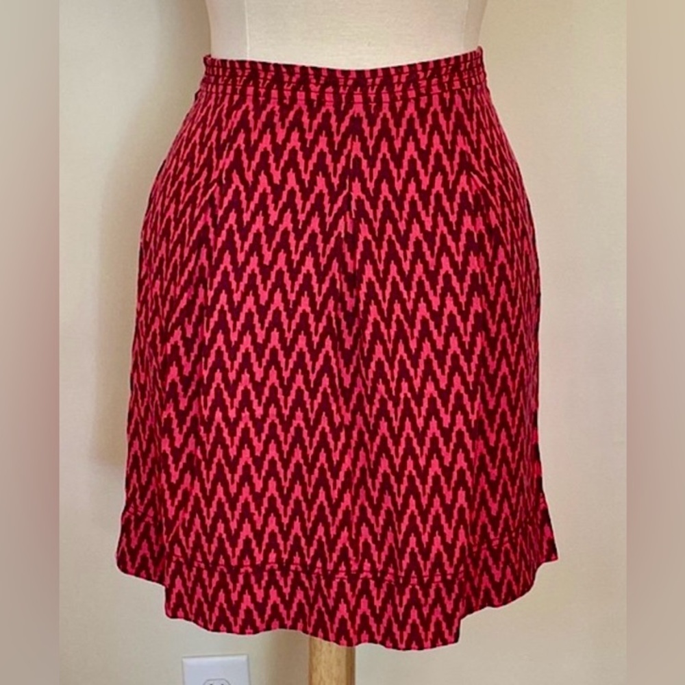 LOFT Pink Red Chevron SZ 0 Contemporary Preppy Mod Retro Casual Chic Mini Skirt